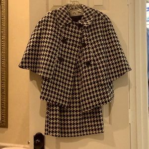 Vintage 1950’s women’s wool suit, incredible stylish design. XS-S (24inch waist)